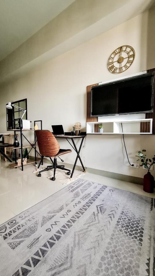 Luxe Bonifacio Global City Taguig Uptown Condo Hotel 1 Bedroom Suite Zewnętrze zdjęcie