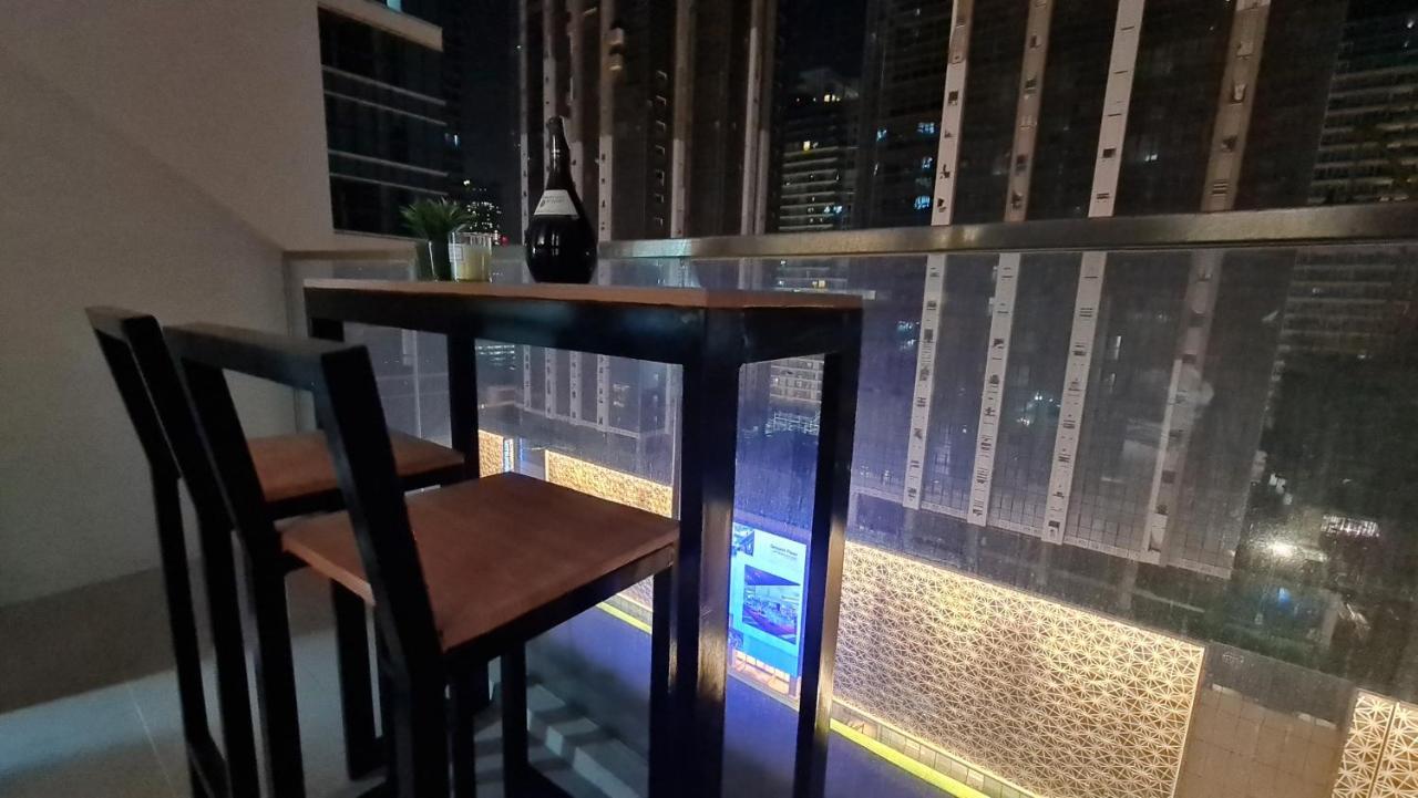Luxe Bonifacio Global City Taguig Uptown Condo Hotel 1 Bedroom Suite Zewnętrze zdjęcie
