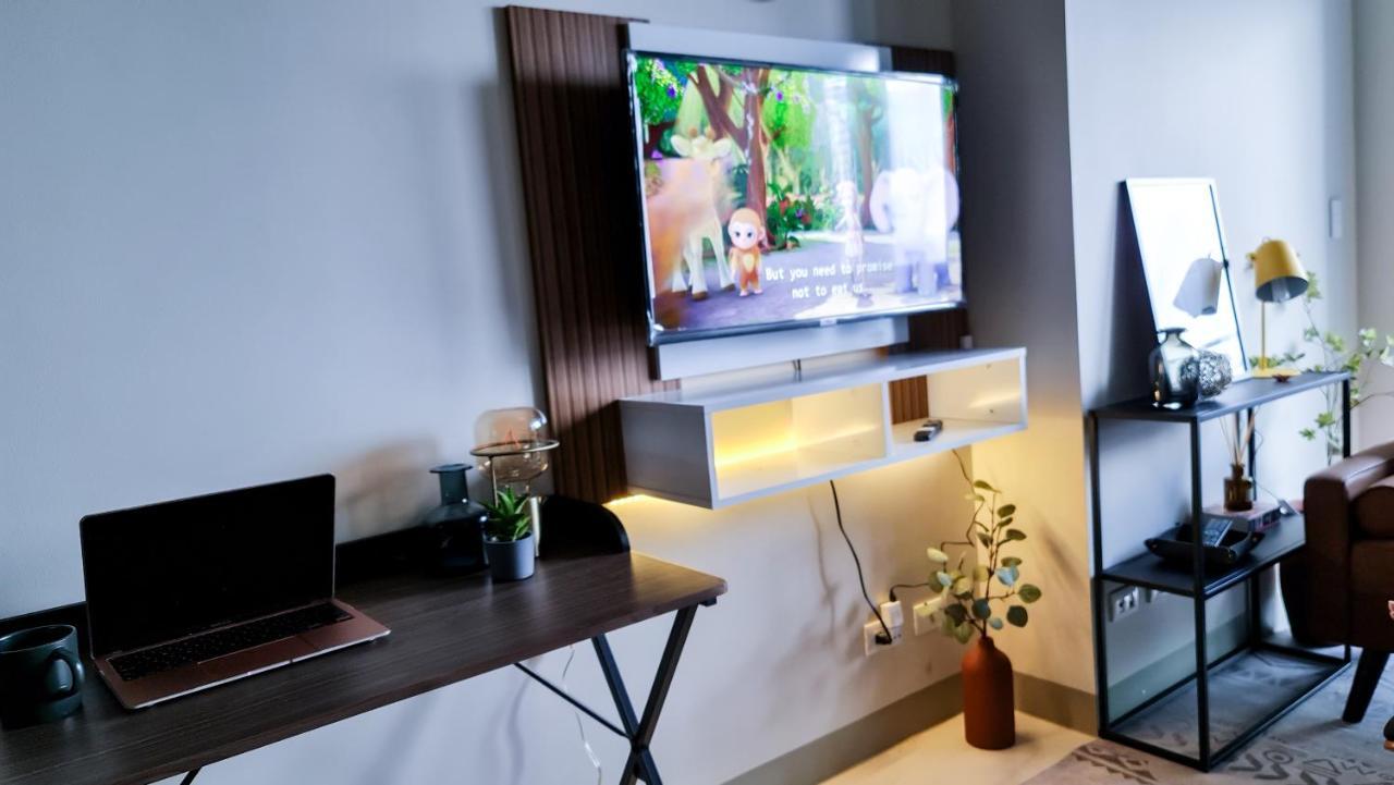 Luxe Bonifacio Global City Taguig Uptown Condo Hotel 1 Bedroom Suite Zewnętrze zdjęcie