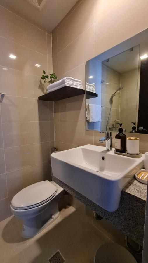 Luxe Bonifacio Global City Taguig Uptown Condo Hotel 1 Bedroom Suite Zewnętrze zdjęcie