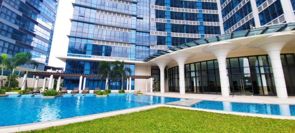Luxe Bonifacio Global City Taguig Uptown Condo Hotel 1 Bedroom Suite Zewnętrze zdjęcie